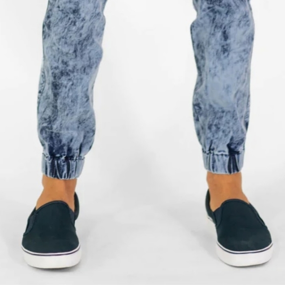 Stonewashed Denim Cropped Jeans - Picture 2 of 6